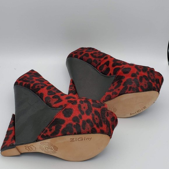 Ziggy NY Red Leopard Print Platform Wedge - Picture 3 of 3